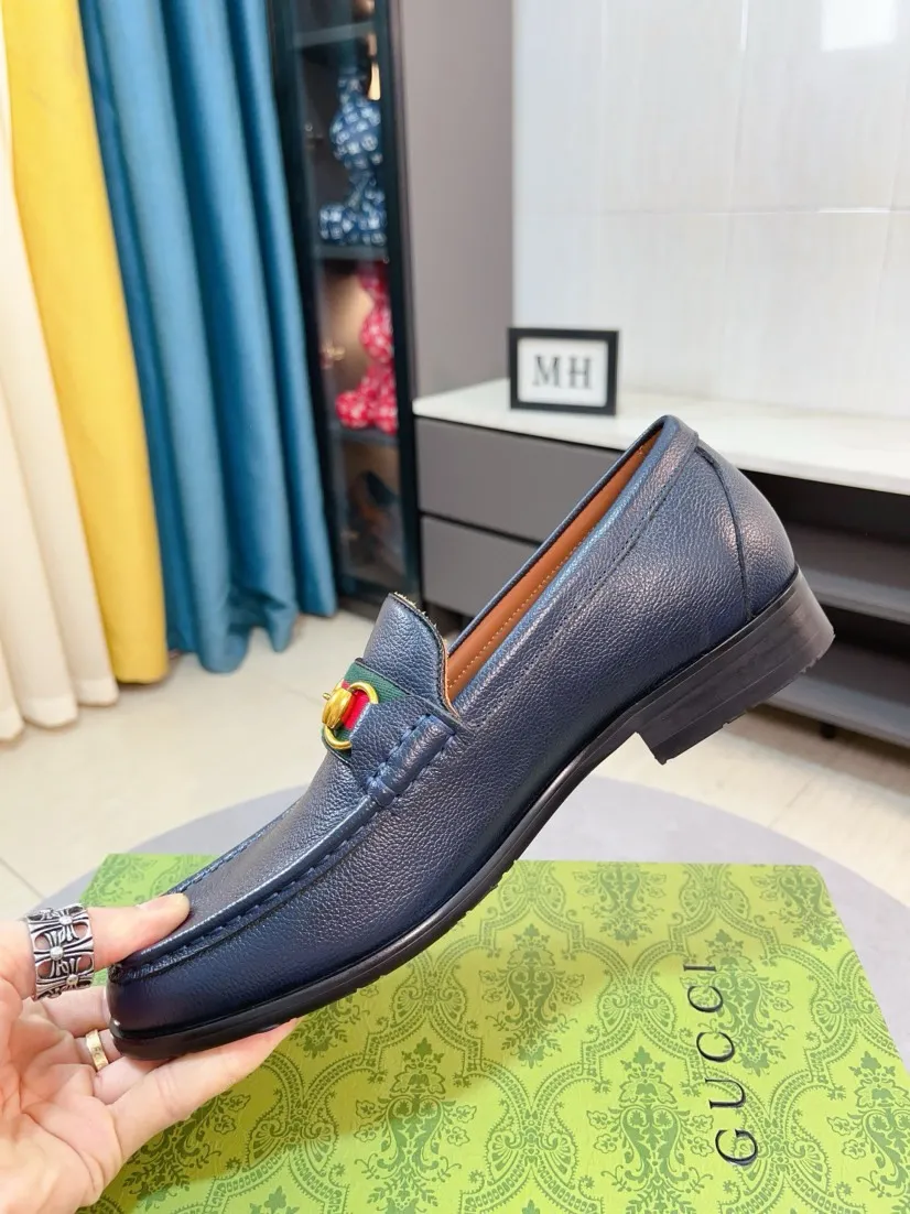 Men's shoes 💰500🌹🌹Niuli [GUCCI Gucci] A new style of formal men's leather shoes is coming~ The original quality upper is made of patent leather imported from Italy, the leather is soft and delicate, comfortable and soft first-layer cowhide lining, rubber wear-resistant outsole, the shoe shape is dignified and domineering, and the luxury charm cannot be concealed! The natural and free nouveau riche leads the trend. Code number: 38-44